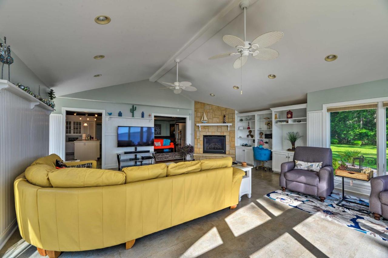 Bayfront Blounts Creek Home Private Beach And Dock! Whichard Beach المظهر الخارجي الصورة